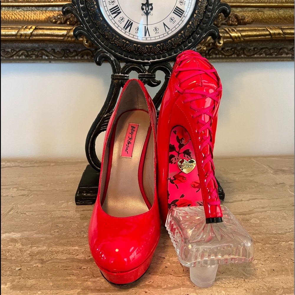 Betsey Johnson Heels Size 8.5